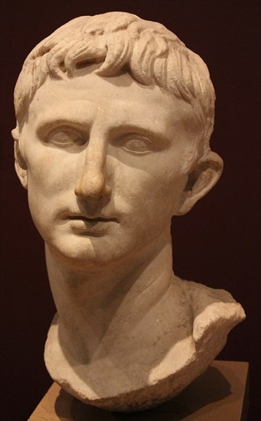 036-Бюст императора Августа